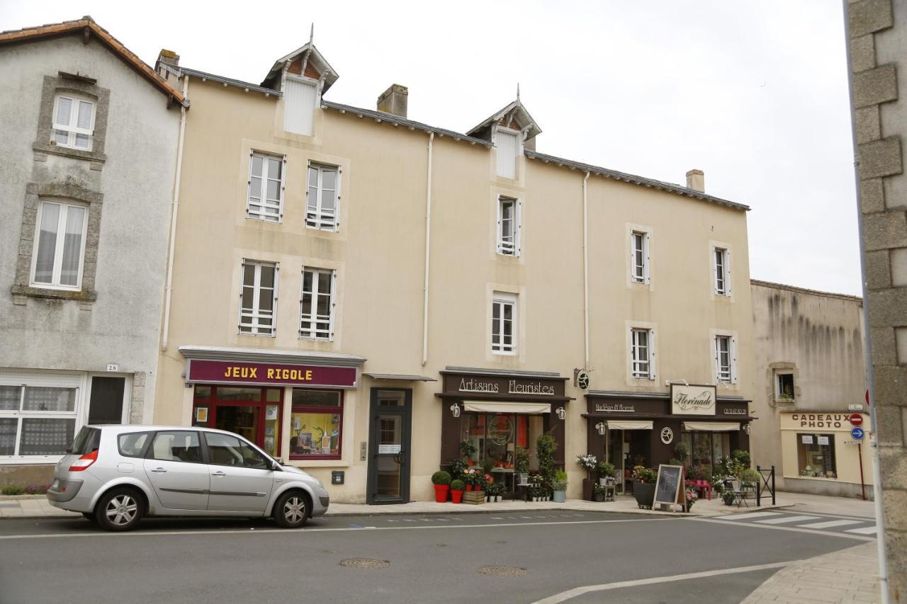 Appart-Alma Saint-Laurent-sur-Sevre Exterior photo